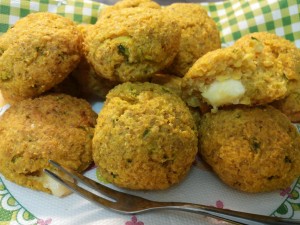 Polpette quinoa e zucchine con cuore di primosale