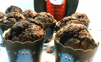 Muffins al triplo cioccolato nei pirtottini di Halloween